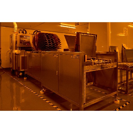 Fully automatic laminating line